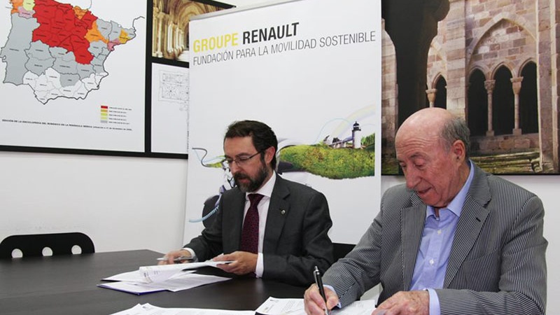 Firma convenio Fundación Renault