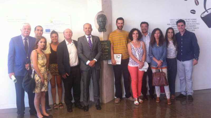 Peridis presenta las Lanzaderas de Empleo en Portugal